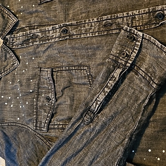 Denim look, paint spatter look top - Picture 3 of 6